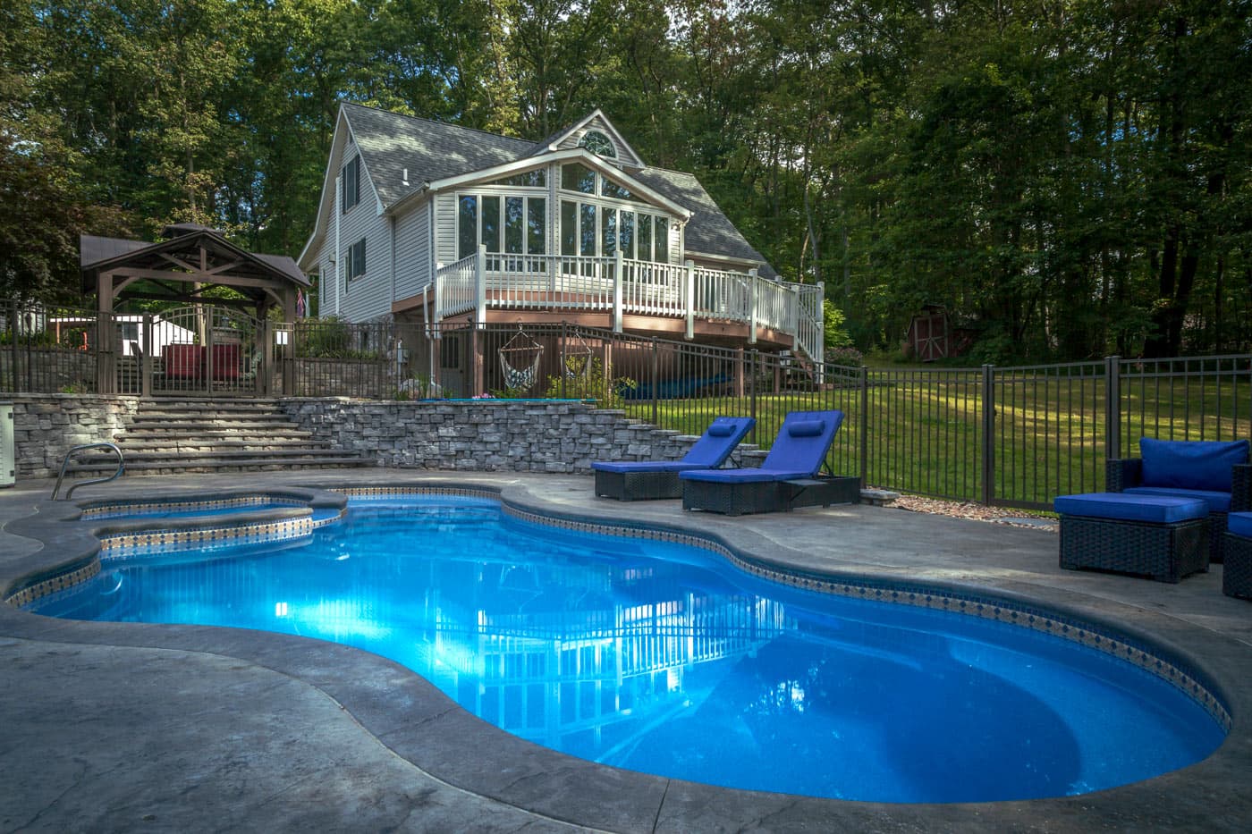 Bermuda 16.35 Deluxe gallery image 3